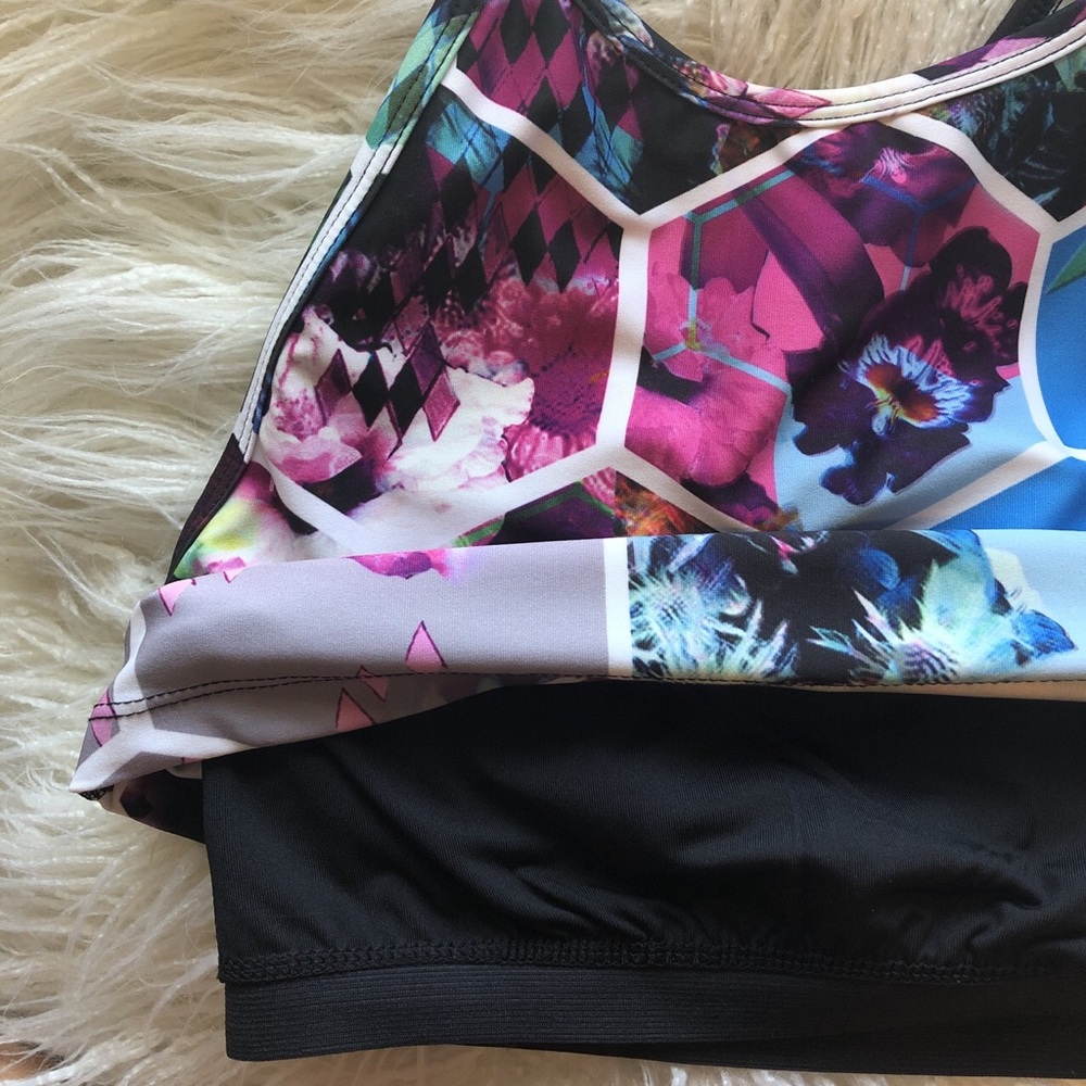 Multi-colored/ patterned tank top - Picture 4 of 4